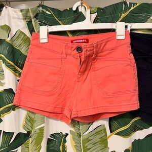 UNIONBAY Coral and Navy High Twill Cargo Shorts